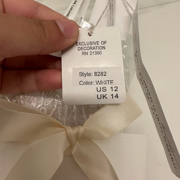 Never worn Marilee Madeline Garner Wedding Dress - Picture 5 of 7